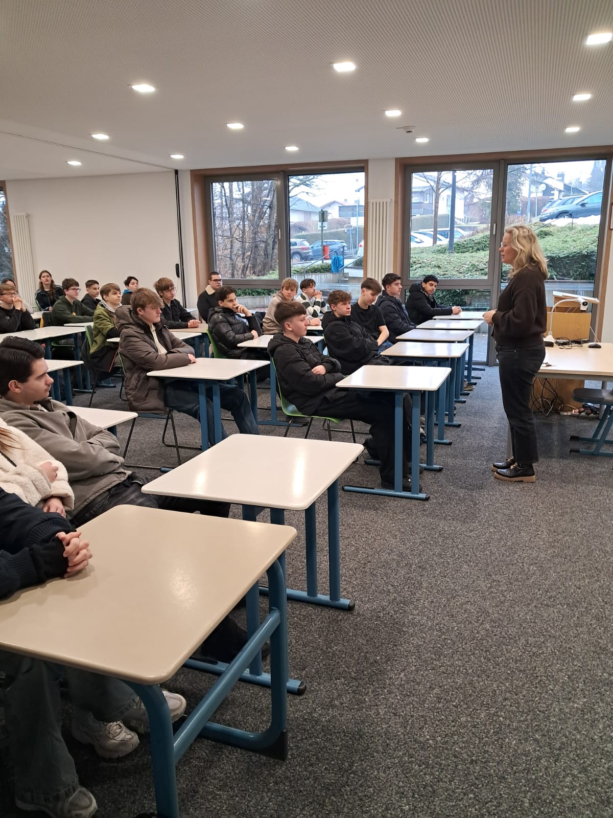 Neuntklässler schnuppern FOSBOS-Luft