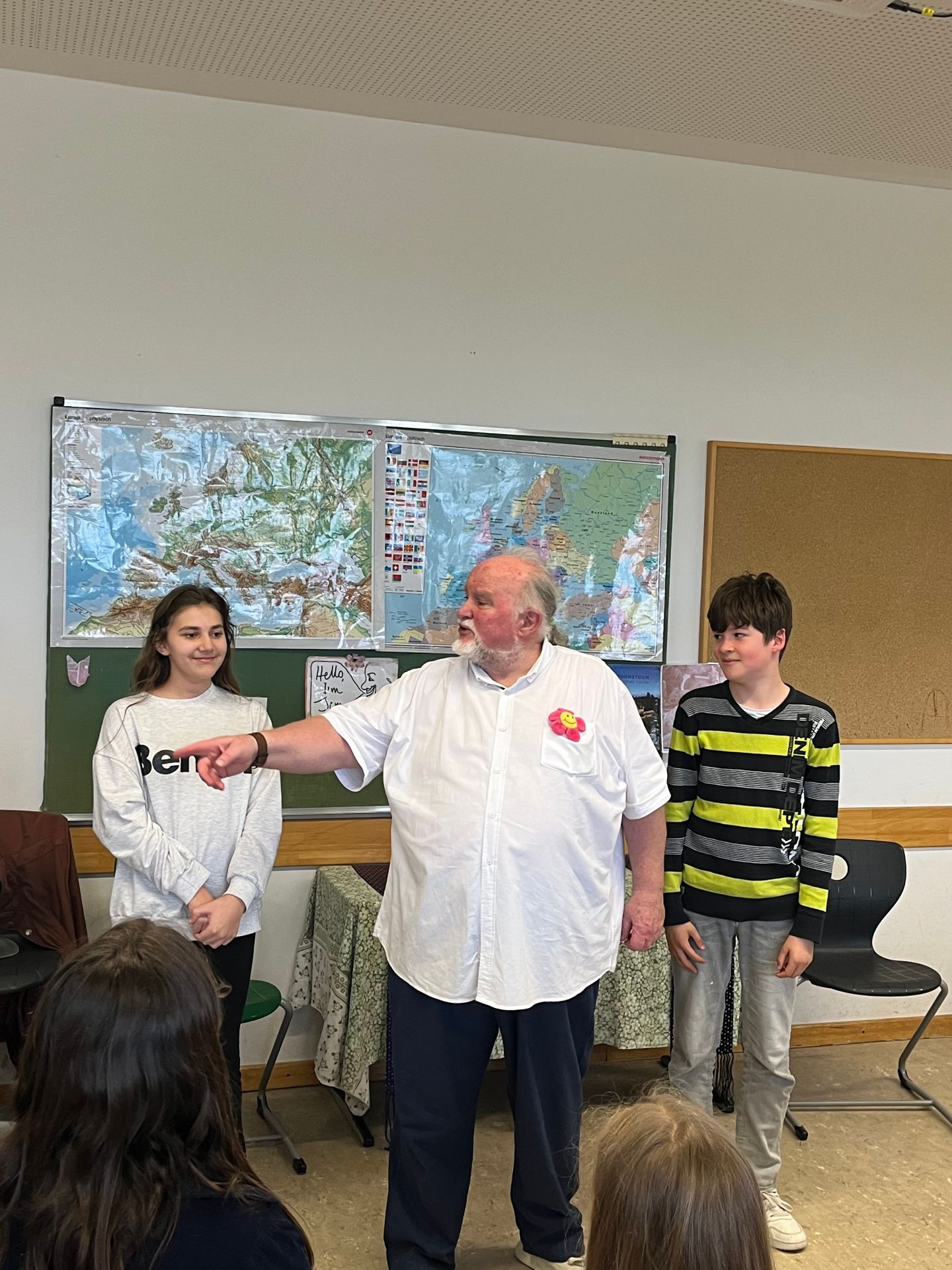 Englisch zum Mitmachen – Storyteller Jim Wingate besucht die Realschule Simbach am Inn